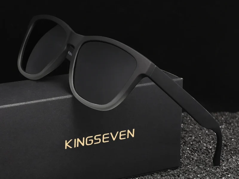 Lunettes de soleil « Onyx » rondes à monture noire, polarisées, UV400 1